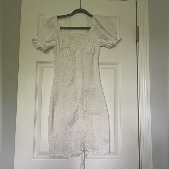 White dress - Picture 1 of 3